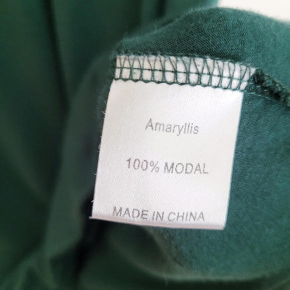 Amaryllis | Green Modal Crochet Sleeveless Top - M - Picture 5 of 8